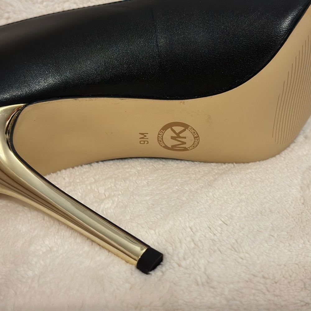 Michael Kors Black Gold Parker Pump - Size 9 NWOT or box